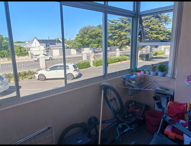 2 BEDROOM APARTMENT FOR SALE IN NORTHCLIFF